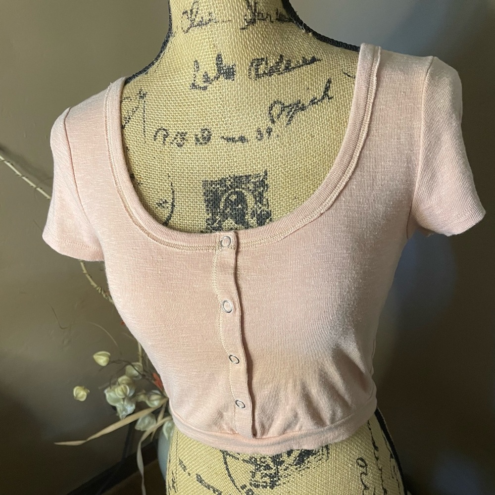 Flirtitude Light Pink Button-Down Crop Top Sz M PTP 15” Stretchy